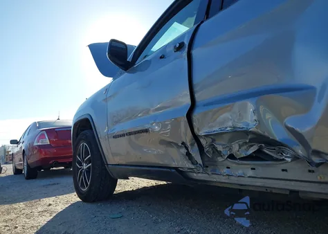 2017 Jeep Grand Cherokee Trailhawk 4X4 from USA, damaged, VIN 1C4RJFLG7HC778936